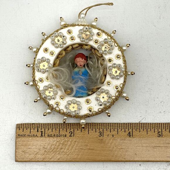 Vintage Handmade Angel Diorama Ornament Beaded Faux Pearls Gold Push Pin - Picture 9 of 9